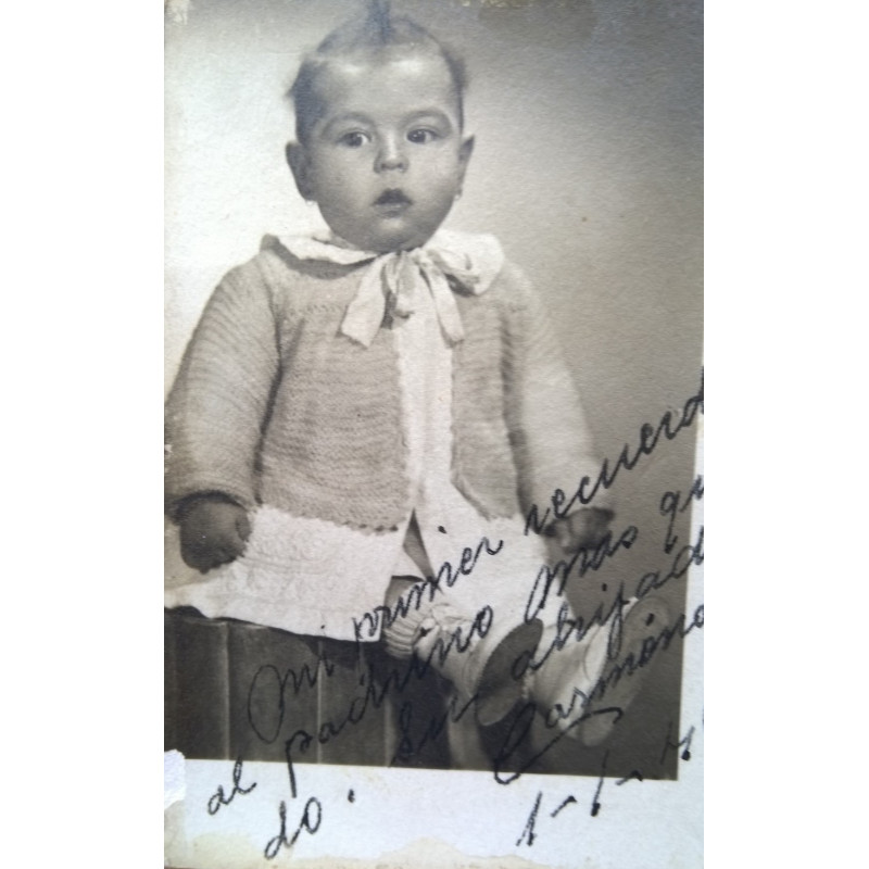 FOTO DE NIÑA DEDICADA