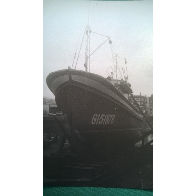 BARCO EN ASTILLERO