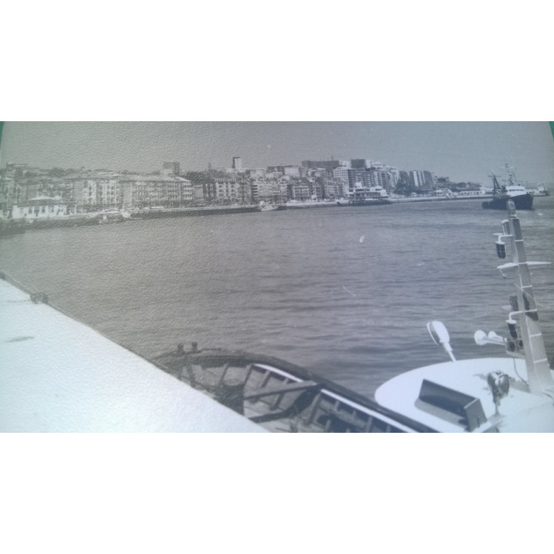BARCOS Y CIUDAD PORTUARIA