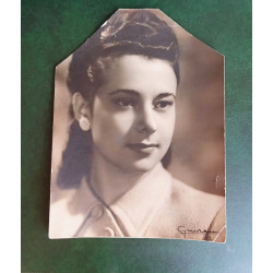 SEÑORA JOVEN  AÑOS 40