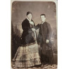 SEÑORA Y JOVEN Hacia 1900