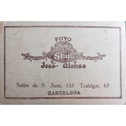 SEÑORA Y DOS NIÑAS