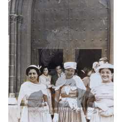 DAMAS SALIDA IGLESIA