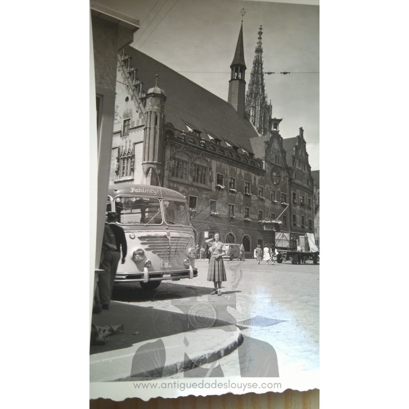 MUJER JOVEN EN ULM