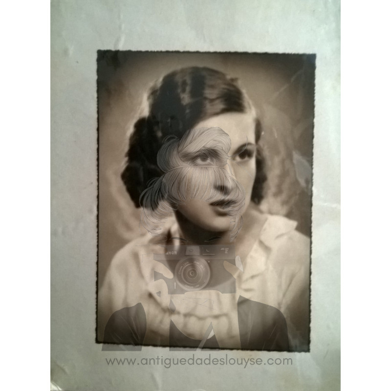 MUJER JOVEN AÑOS 30