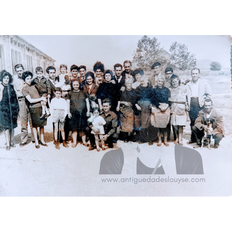GRUPO NUMEROSO  AÑOS 40
