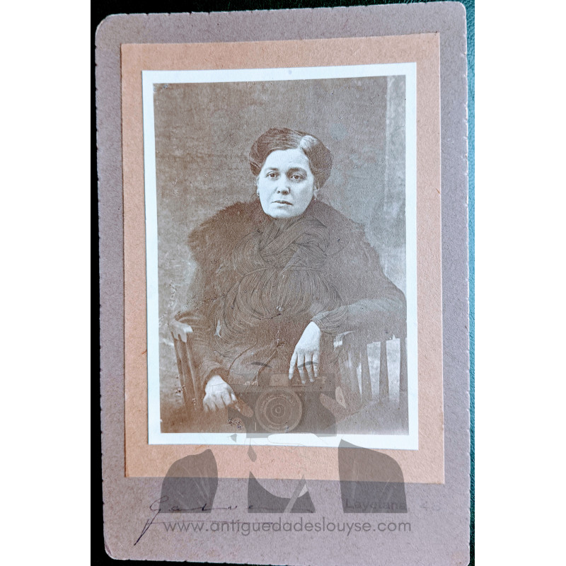 SEÑORA MEDIANA EDAD