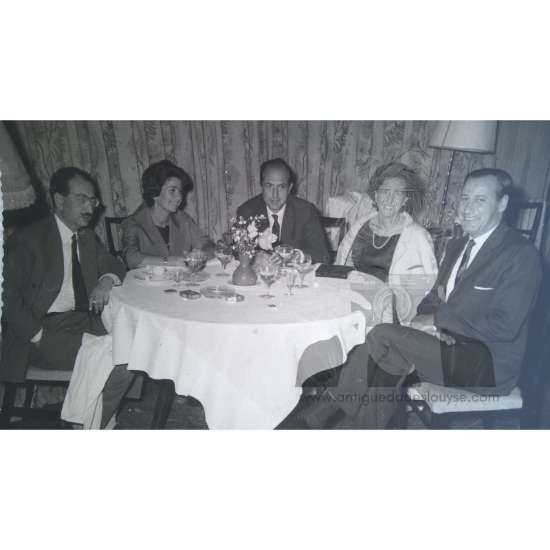GRUPO FAMILIAR RESTAURANTE