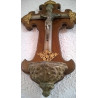 CRUCIFIJO CON BENDITERA
