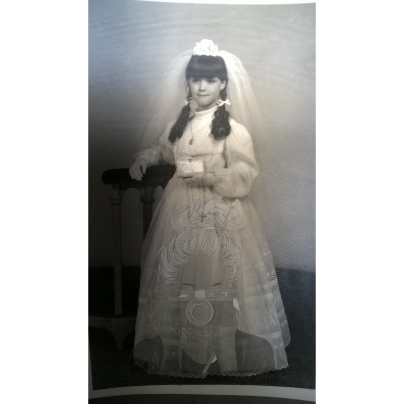 NIÑA PRIMERA COMUNIÓN