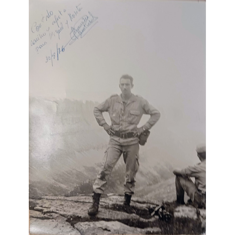 FOTOGRAFÍA MILITAR CUERPO ENTERO