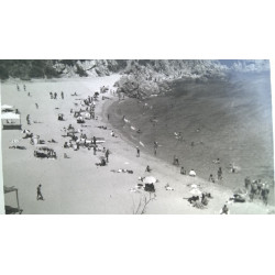 BAÑISTAS EN PLAYA