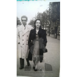 PAREJA DE PASEO