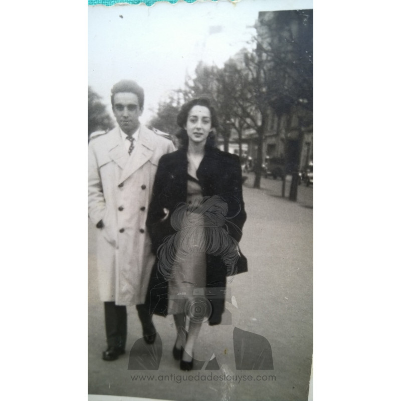 PAREJA DE PASEO
