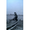SEÑORA EN BARCA