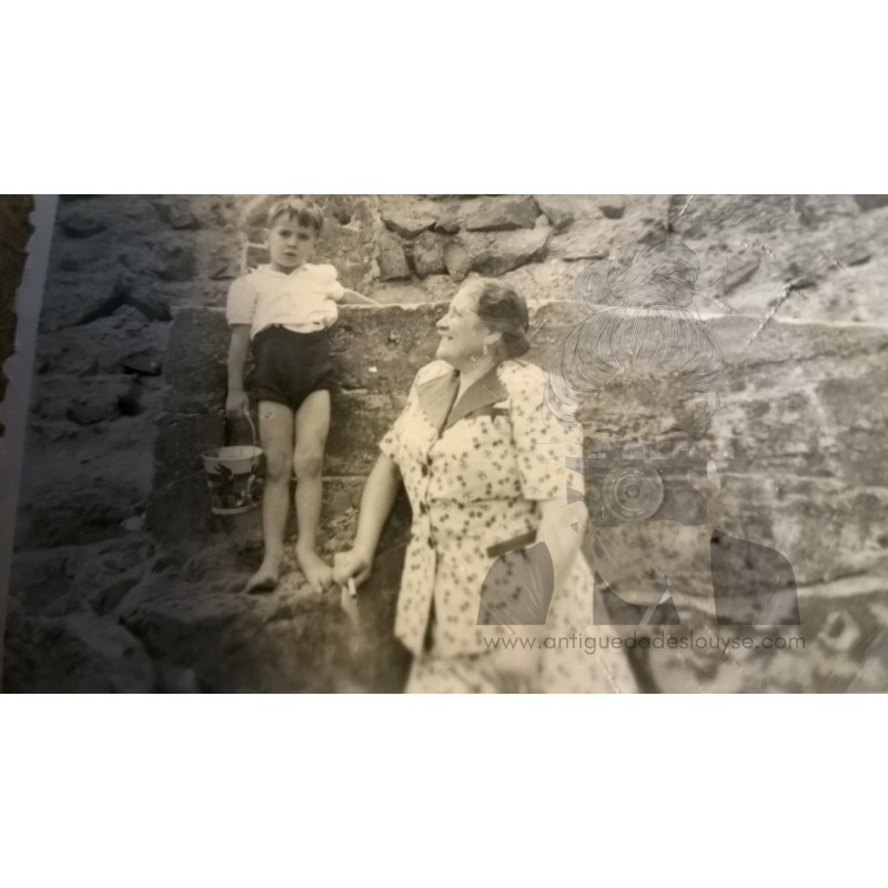 SEÑORA Y NIÑO