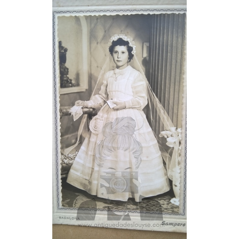 NIÑA PRIMERA COMUNIÓN