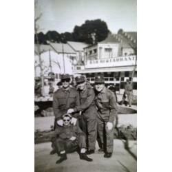 MILITARES DE PASEO