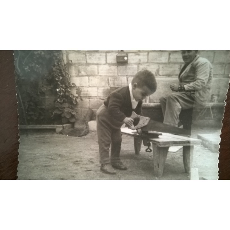 NIÑO APRENDIENDO
