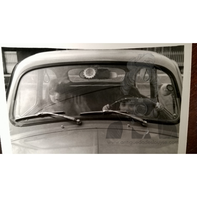 NIÑAS AL VOLANTE