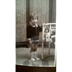 FOTO-POSTAL NIÑO EN POSE