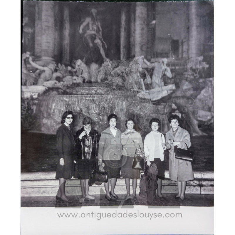 SEÑORAS Y MONUMENTO