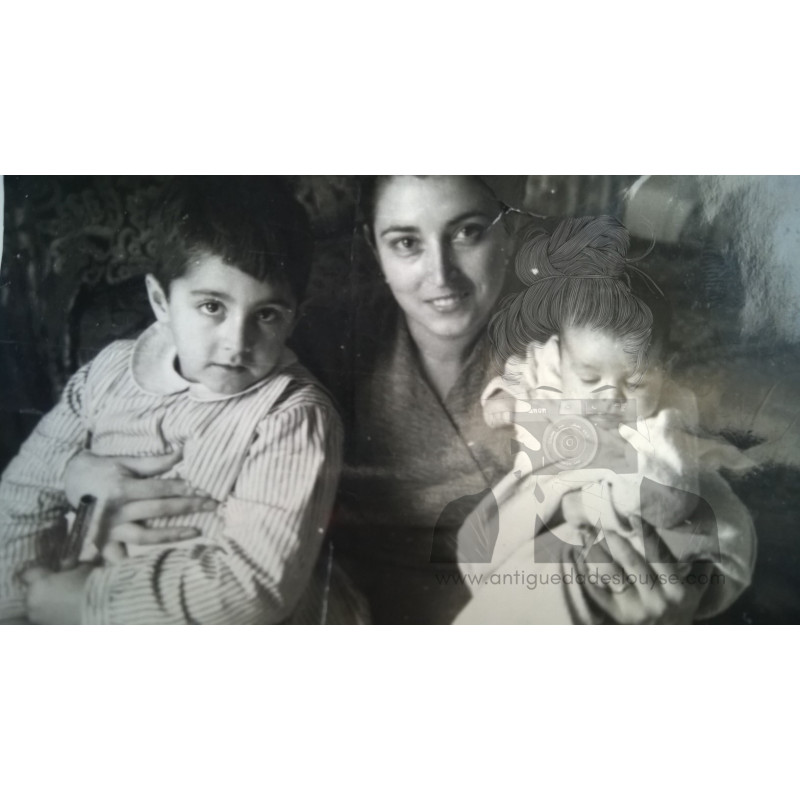 SEÑORA JÓVEN NIÑO Y BEBÉ