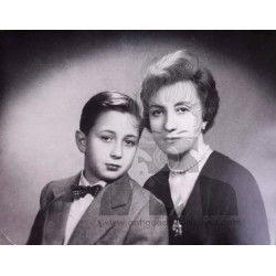 SEÑORA Y JOVEN
