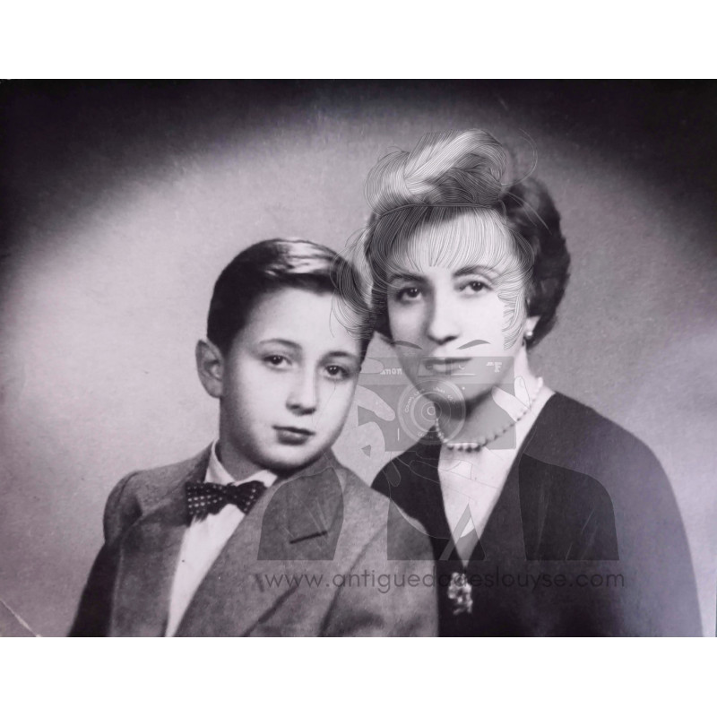 SEÑORA Y JOVEN