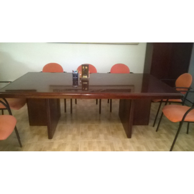 MESA DE JUNTAS O COMEDOR