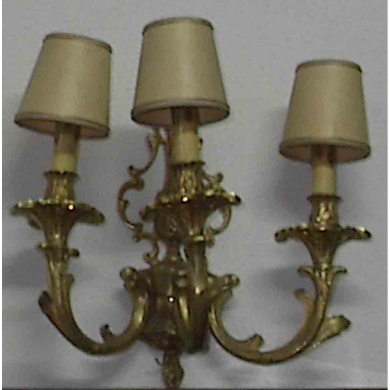 APLIQUE ANTIGUO DE 3 BRAZOS