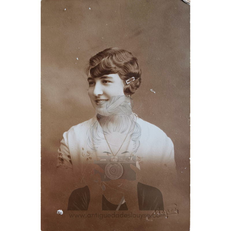 FOTO-POSTAL MUJER JOVEN