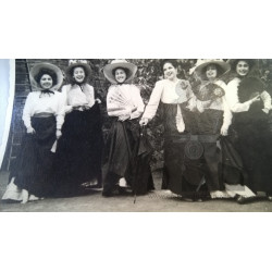 CONJUNTO CHICAS JÓVENES