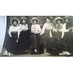 CONJUNTO CHICAS JÓVENES