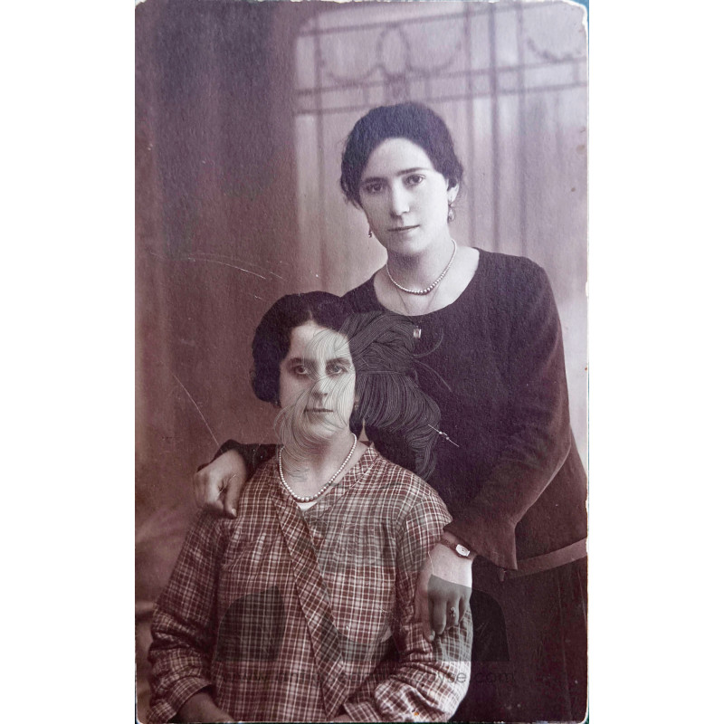 PAREJA DE DAMAS ANTIGUAS