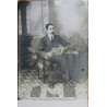 CABALLERO Y PERIÓDICO 1913