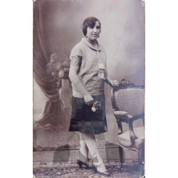 JOVEN SEÑORITA  1920