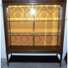 MUEBLE VITRINA CON BALDAS
