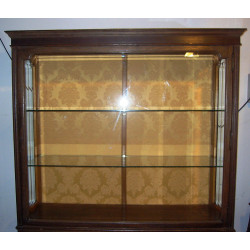 MUEBLE VITRINA CON BALDAS