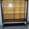 MUEBLE VITRINA CON BALDAS