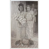 PAREJA DE SEÑORAS DE MEDIANA EDAD