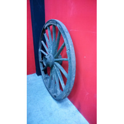 RUEDA DE CARRO ANTIGUA