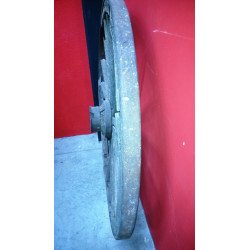 RUEDA DE CARRO ANTIGUA