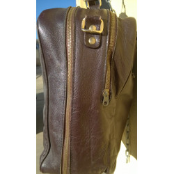CARTERA DE MANO EN PIEL NATURAL