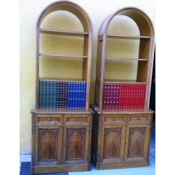 PAREJA DE LIBRERÍAS