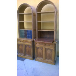 PAREJA DE LIBRERÍAS