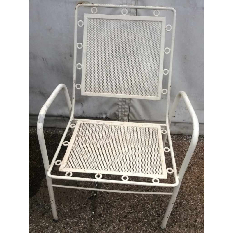 SEIS SILLONES DE HIERRO