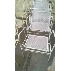 SEIS SILLONES DE HIERRO
