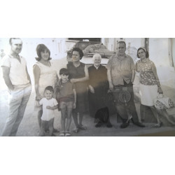 FAMILIA AL COMPLETO MEDIO...
