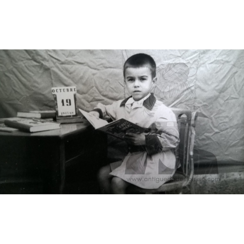 NIÑO EN LECTURA